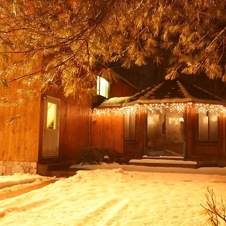 Nootka Lodge Woodsville Bagian luar foto