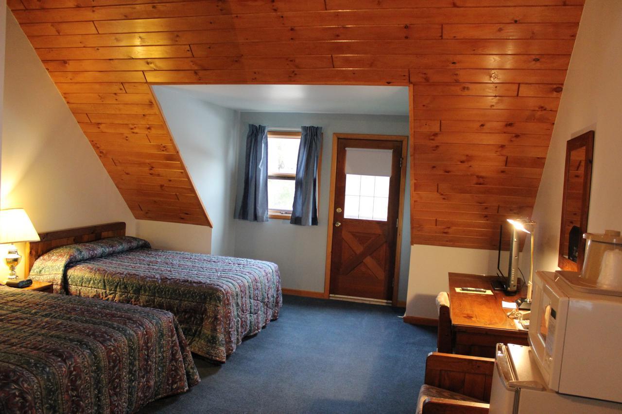 Nootka Lodge Woodsville Bagian luar foto