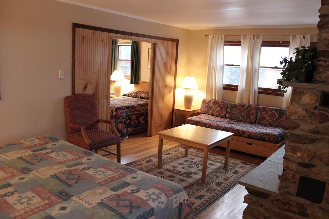 Nootka Lodge Woodsville Bagian luar foto