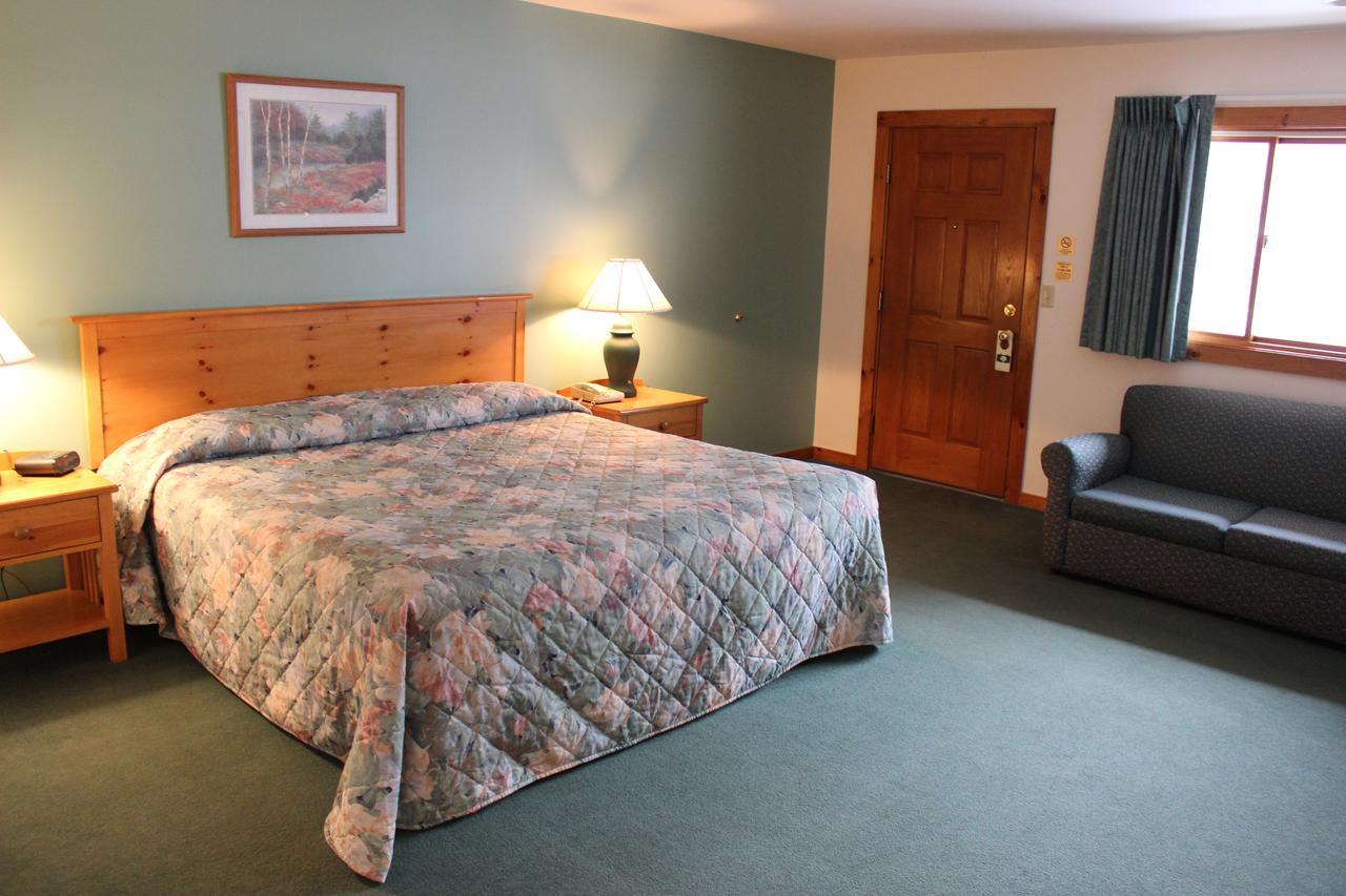 Nootka Lodge Woodsville Bagian luar foto
