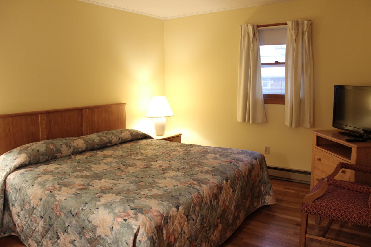 Nootka Lodge Woodsville Bagian luar foto
