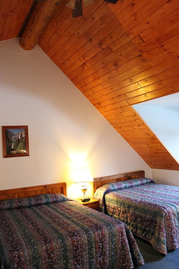 Nootka Lodge Woodsville Bagian luar foto