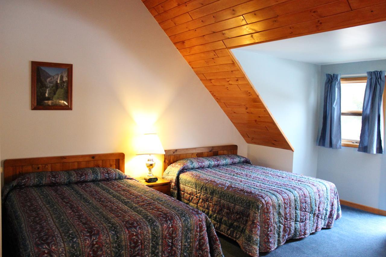 Nootka Lodge Woodsville Bagian luar foto