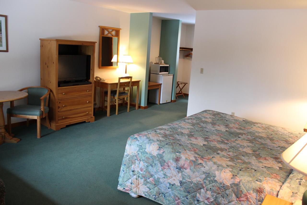Nootka Lodge Woodsville Bagian luar foto