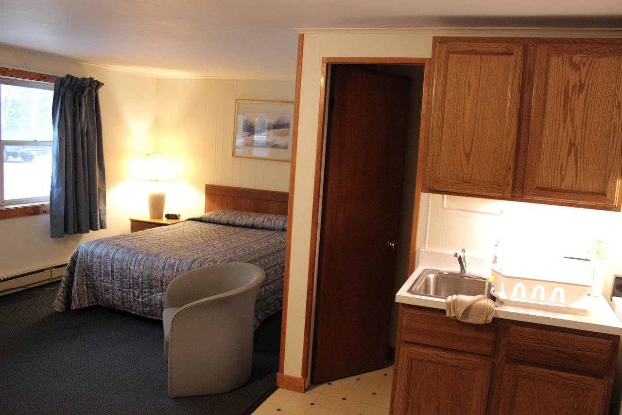 Nootka Lodge Woodsville Bagian luar foto