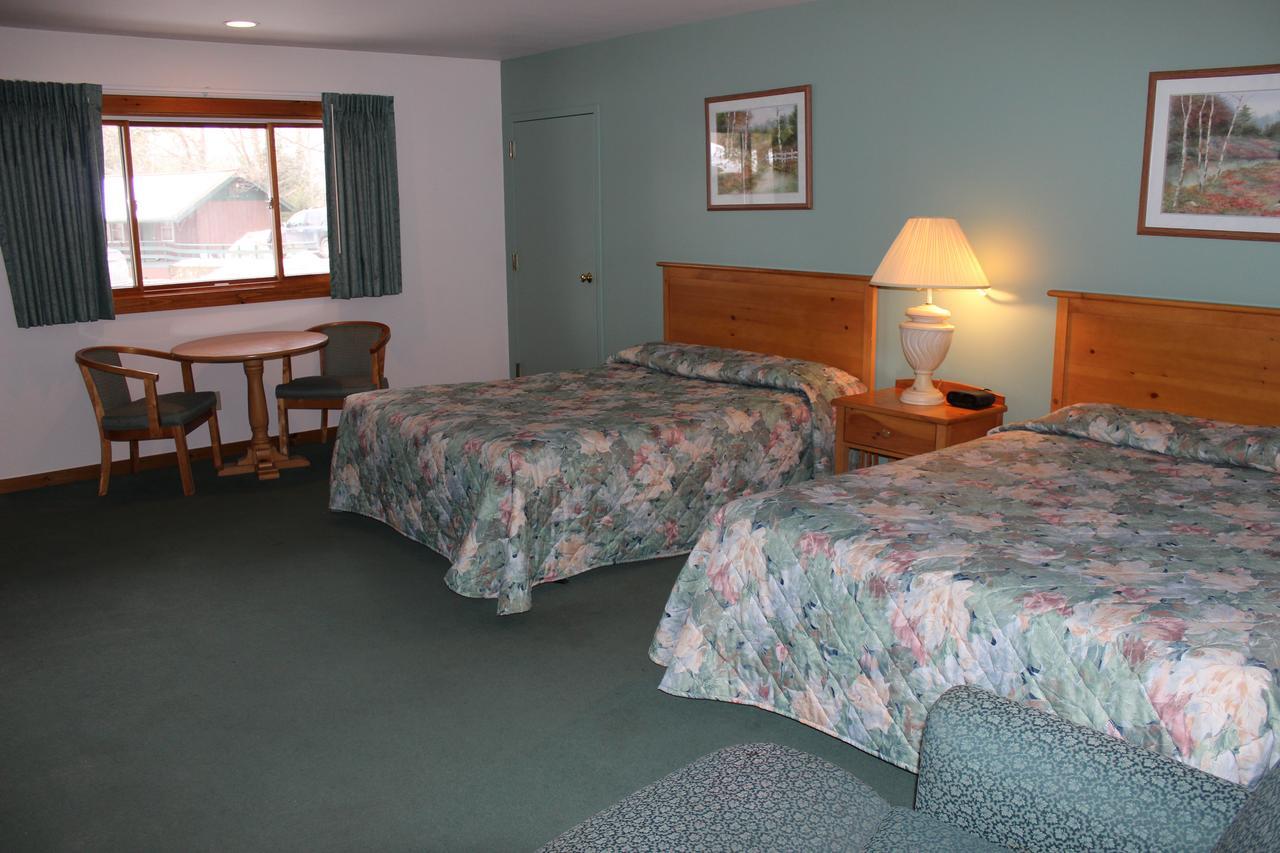 Nootka Lodge Woodsville Bagian luar foto