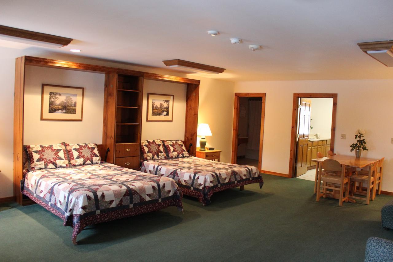 Nootka Lodge Woodsville Bagian luar foto