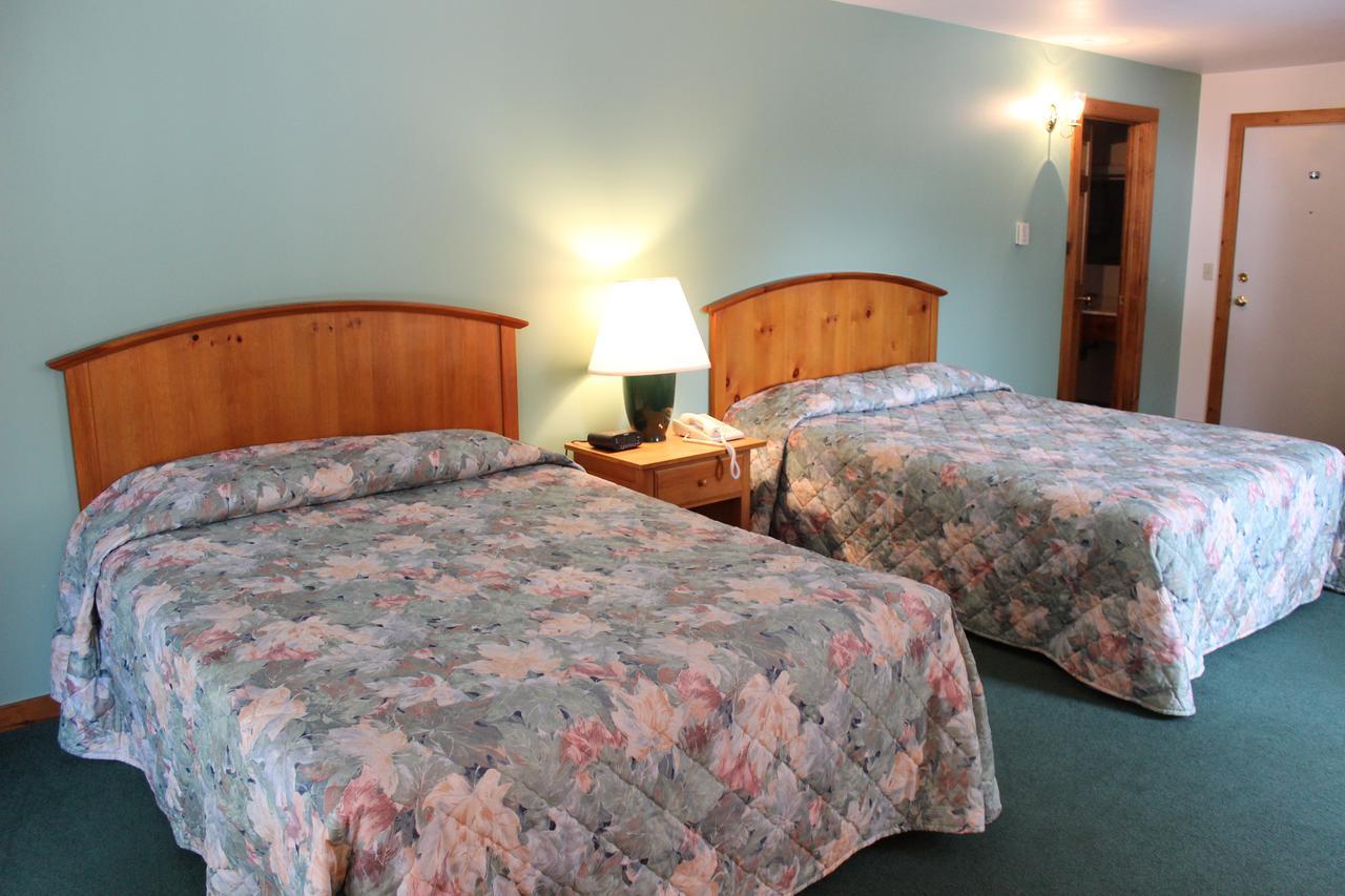 Nootka Lodge Woodsville Bagian luar foto