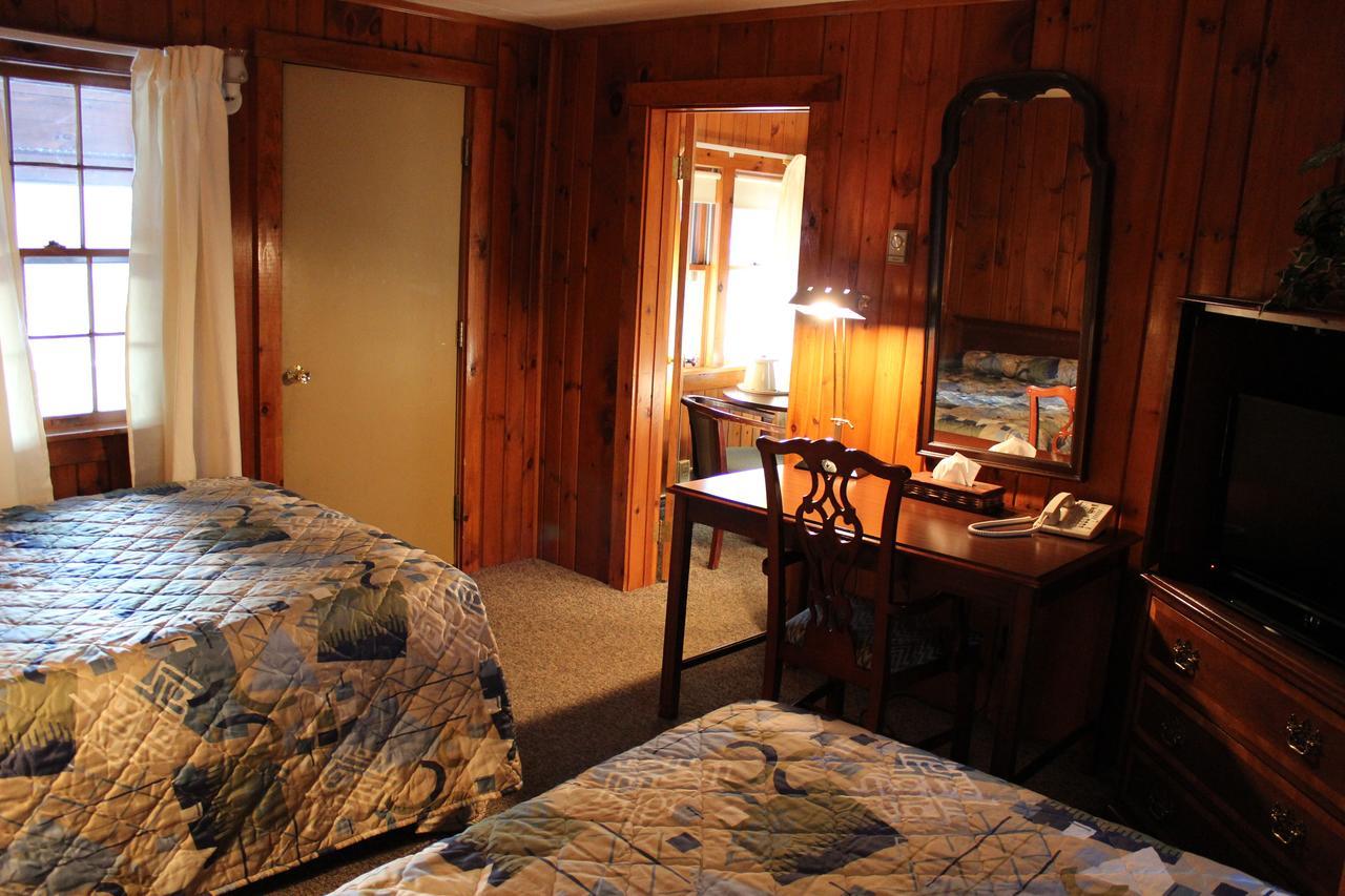 Nootka Lodge Woodsville Bagian luar foto