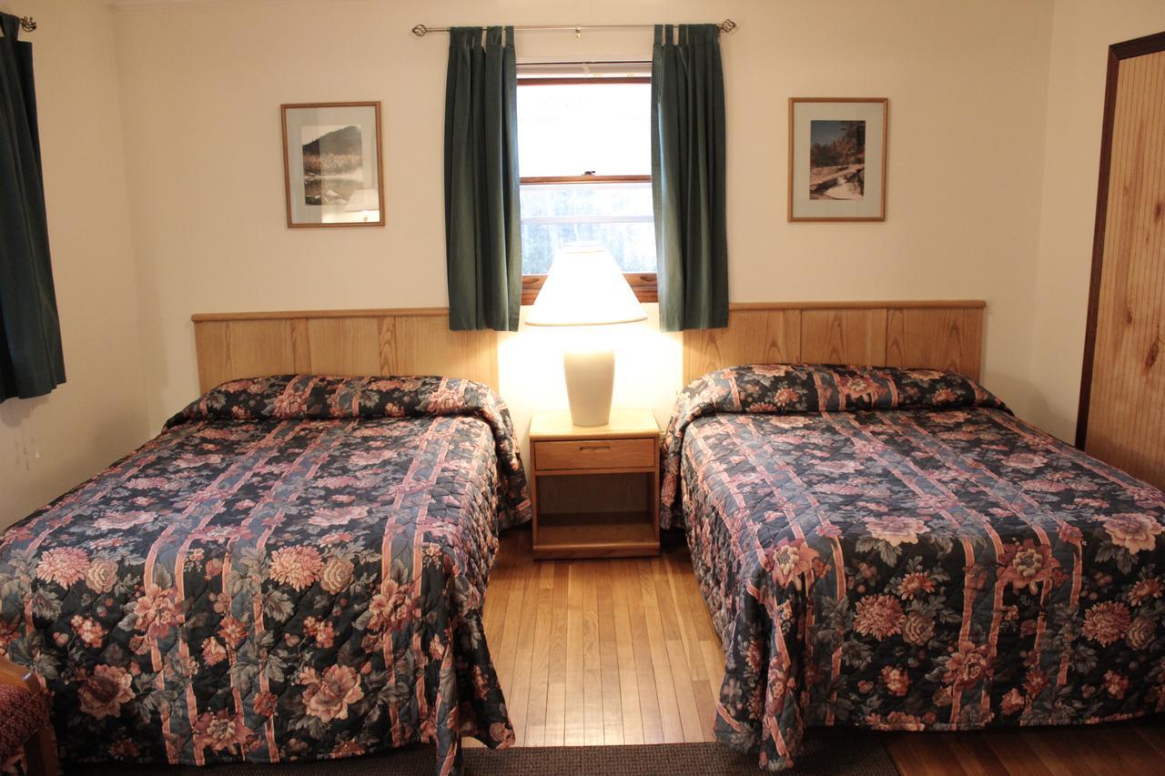 Nootka Lodge Woodsville Bagian luar foto