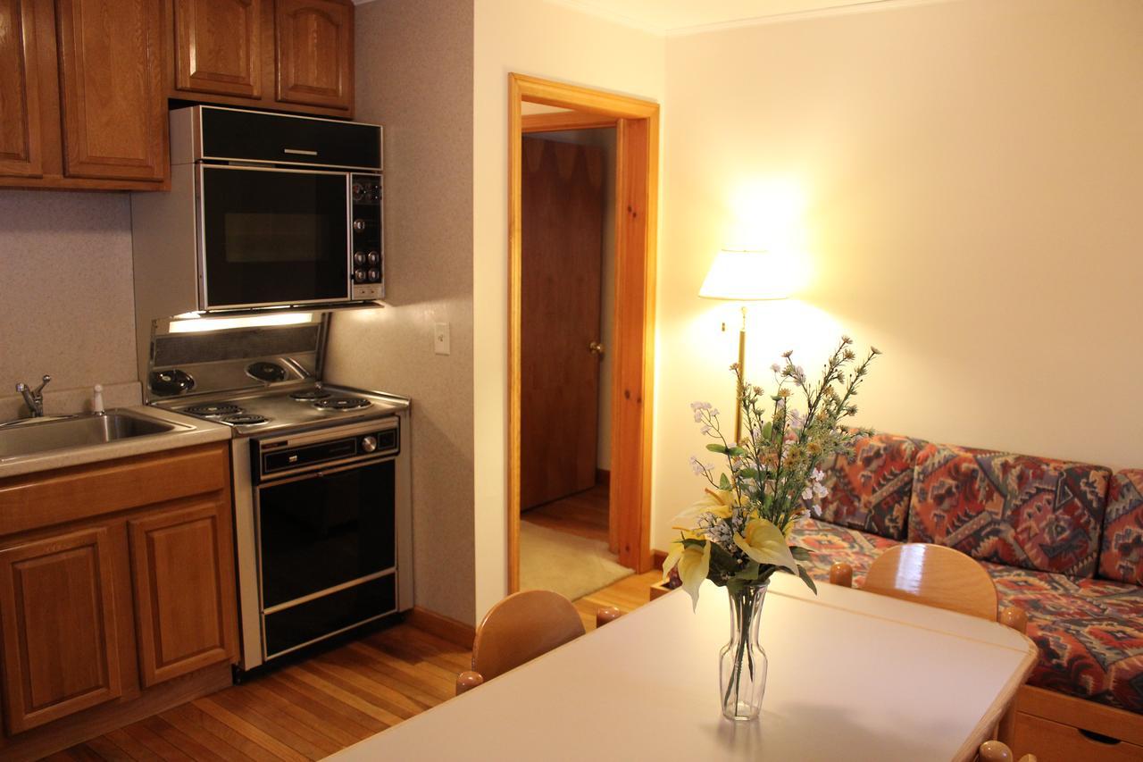 Nootka Lodge Woodsville Bagian luar foto