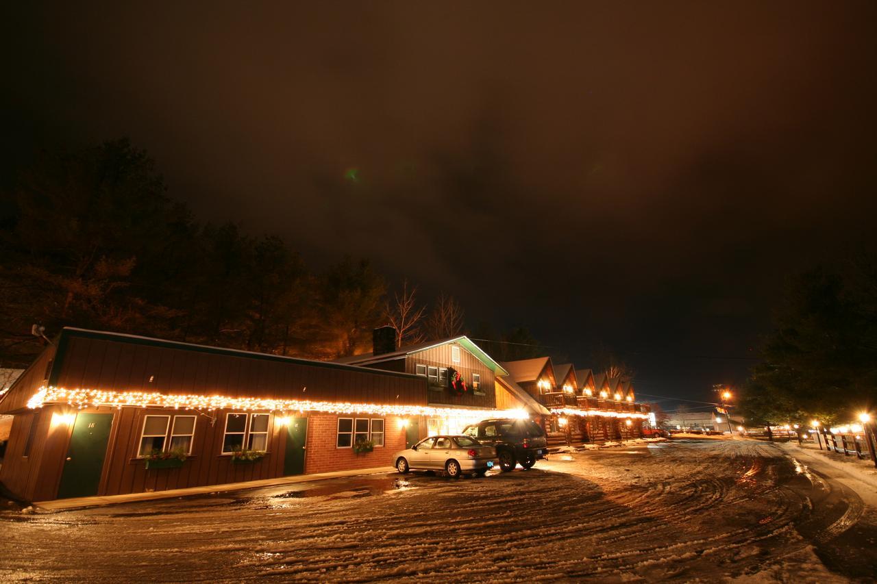 Nootka Lodge Woodsville Bagian luar foto