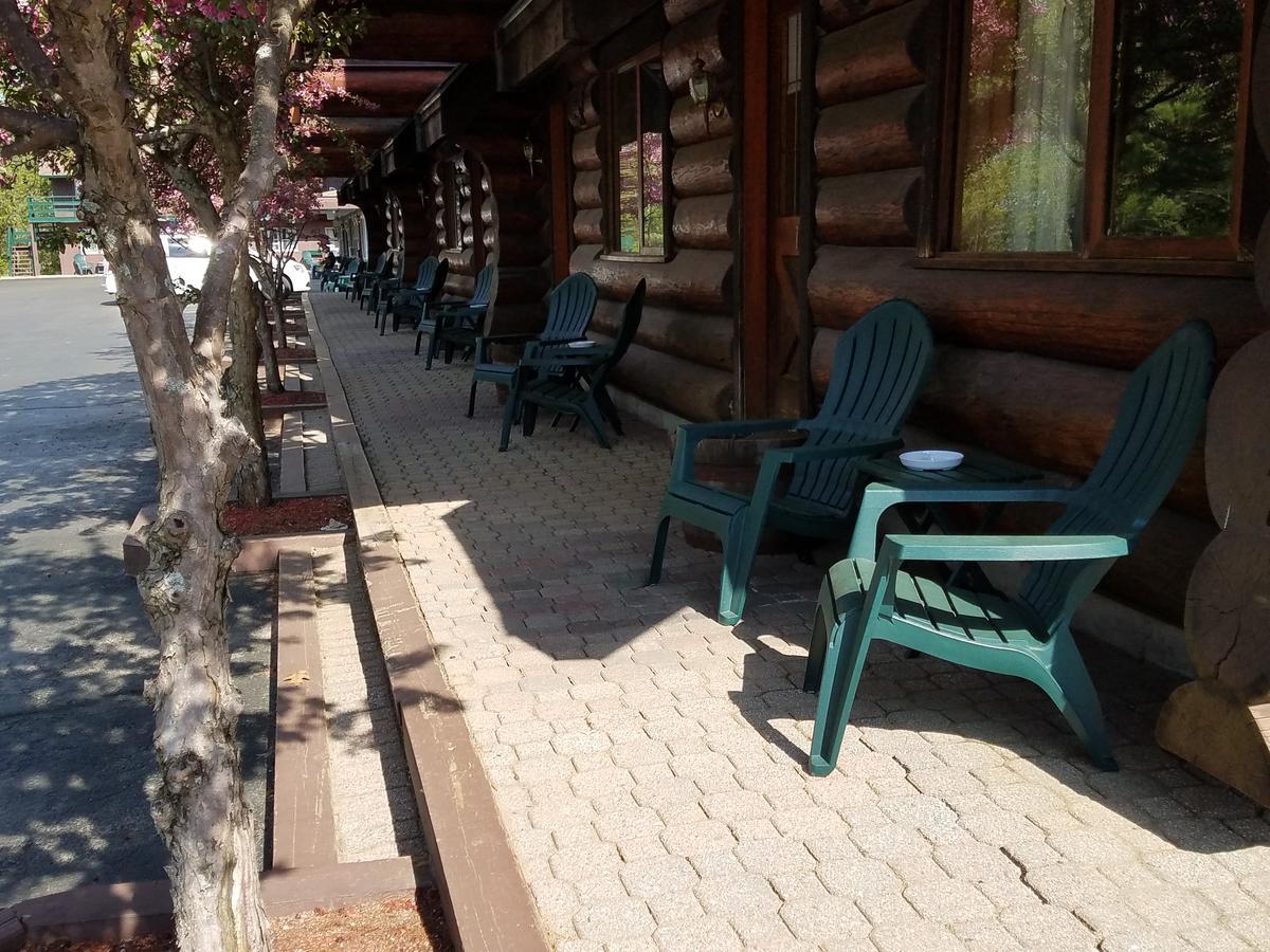 Nootka Lodge Woodsville Bagian luar foto